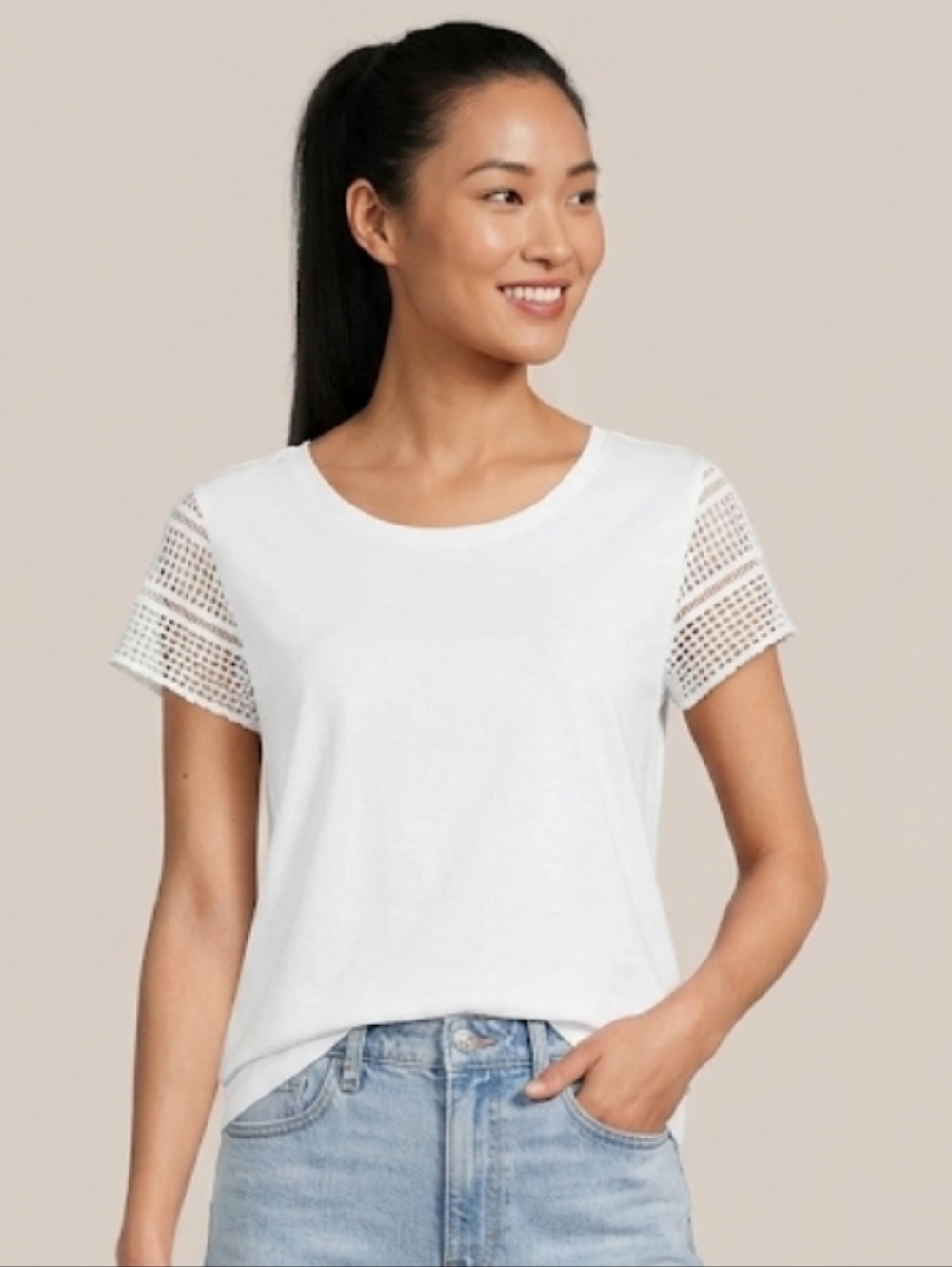 "Lands' End White Top - Size M (10-12) - Eyelet Sleeves​✨ Features: